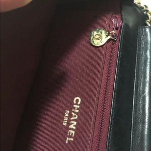 AUTHENTIC PRELOVED CHANEL BLACK PURSE